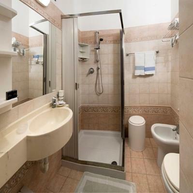 Hotel Alba Serena Мисано Адриатико Екстериор снимка